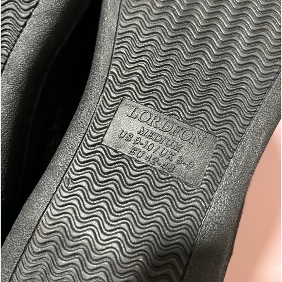 Men’s Slippers - Picture 3 of 4